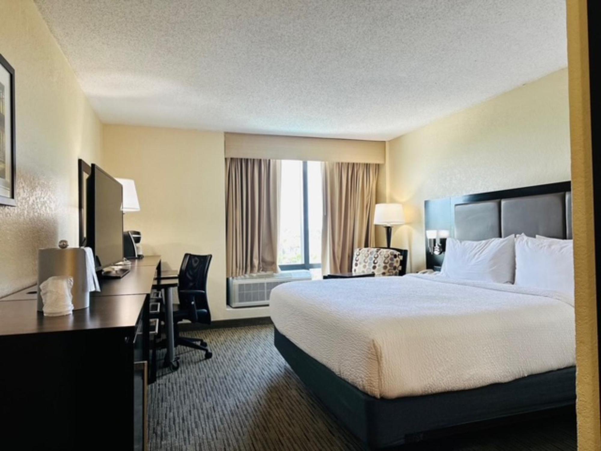 Holiday Inn Miami International Airport By Ihg Miami Springs Exteriör bild