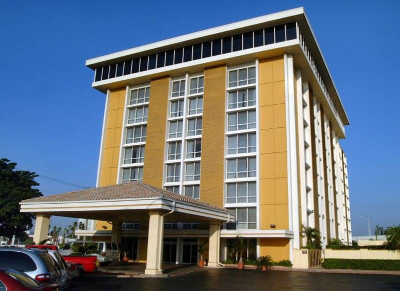 Holiday Inn Miami International Airport By Ihg Miami Springs Exteriör bild